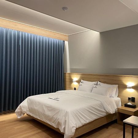 Gwangju Metropolitan City Brown Dot Hotel Gwangju Hanam מראה חיצוני תמונה