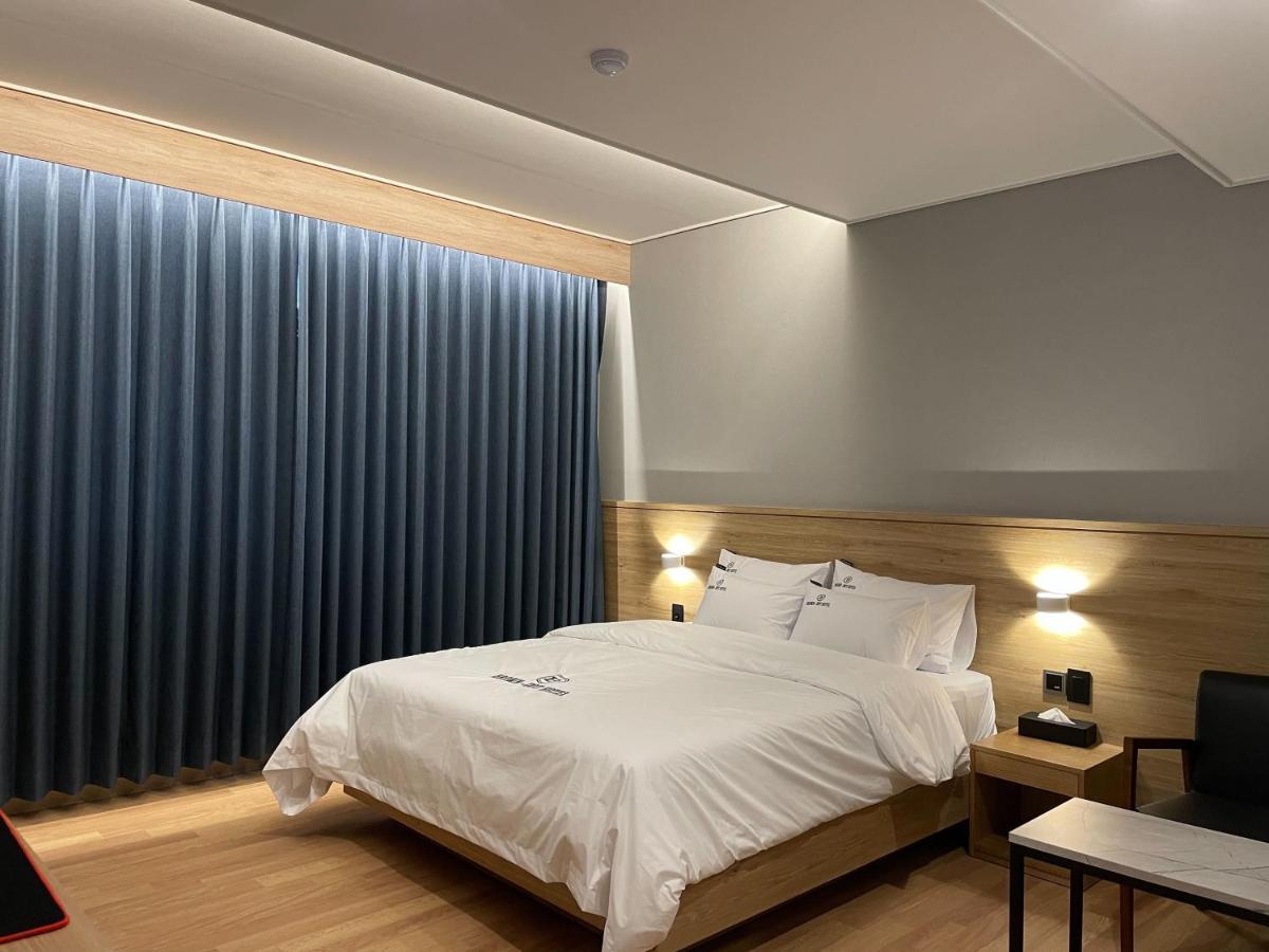 Gwangju Metropolitan City Brown Dot Hotel Gwangju Hanam מראה חיצוני תמונה