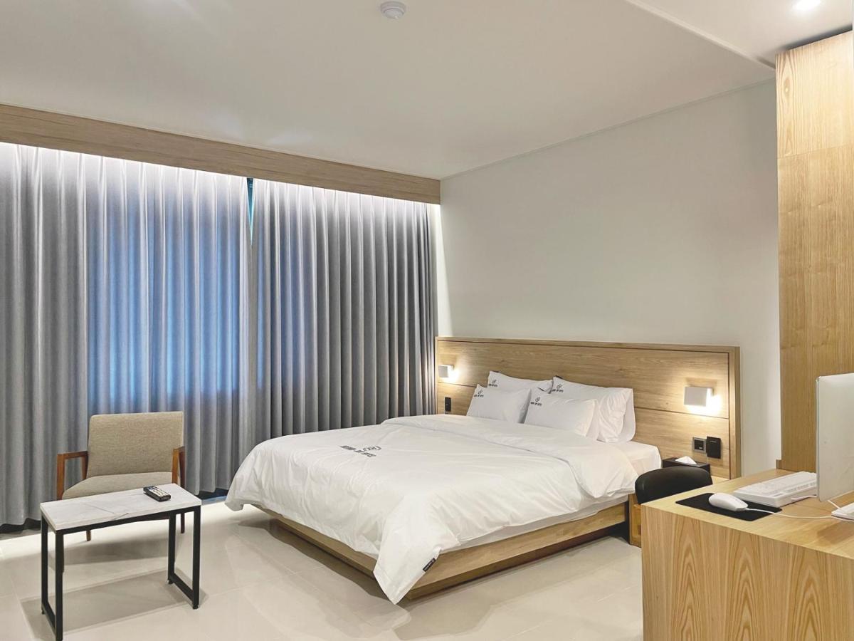 Gwangju Metropolitan City Brown Dot Hotel Gwangju Hanam מראה חיצוני תמונה